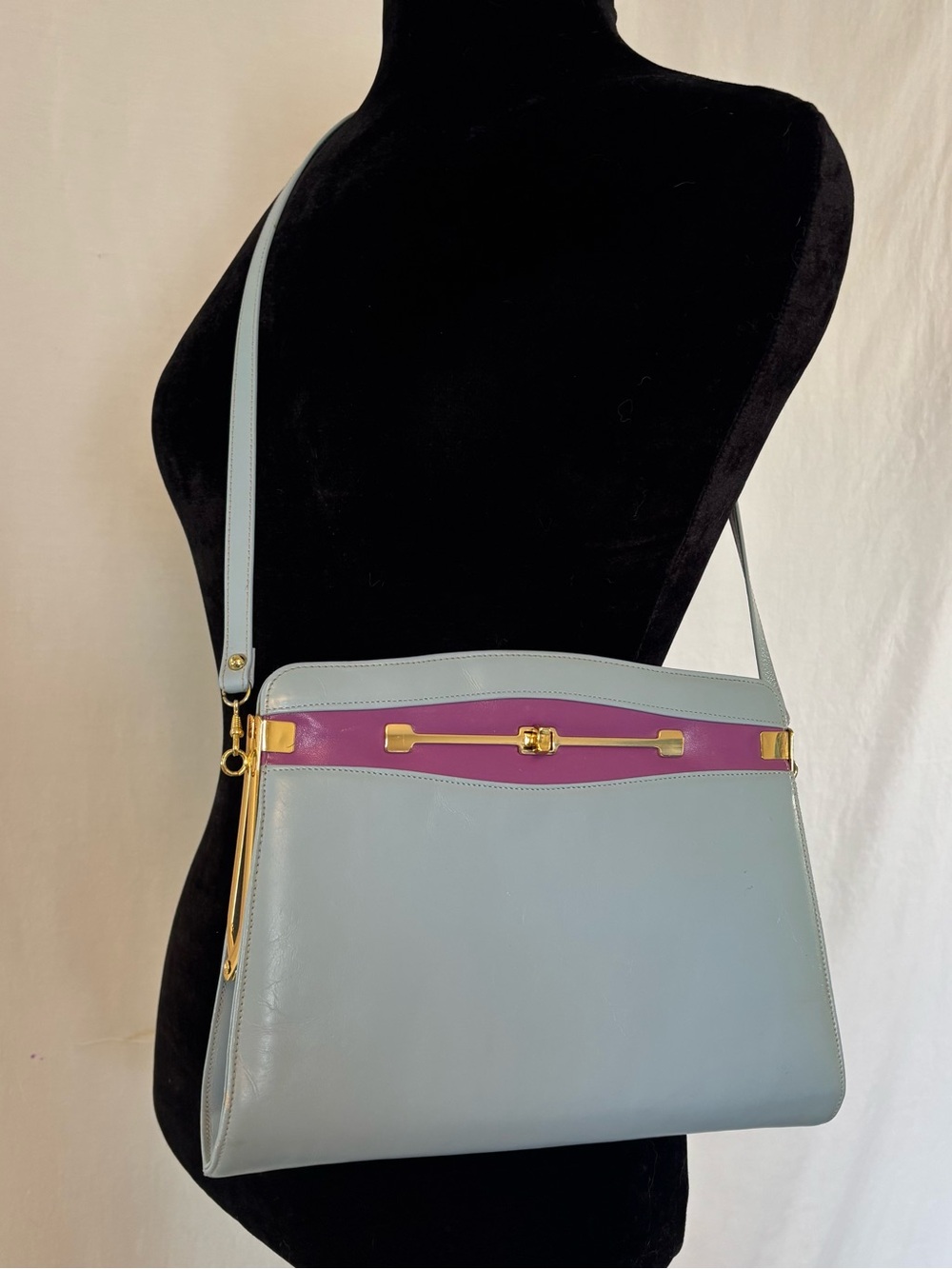 Vintage Leather Clutch Shoulder Bag Blue Gold Hardware Minimalist Chic Old Money
